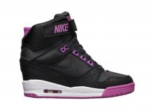 Nike Wmns Air Revolution Sky Hi